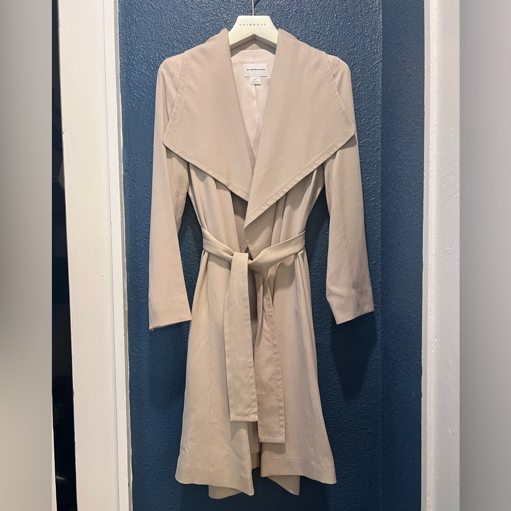 Club Monaco lightweight beige trench coat size small